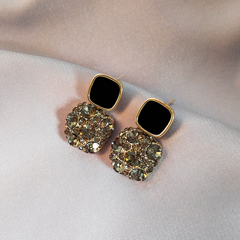 Ear - Clean Headhole Female Earring 2022 new tide red ear crack pure silver ear nail retro - harbor ear decoration