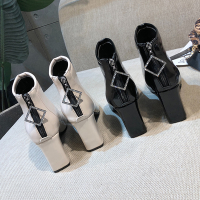 方头靴子女杏色短靴秋2019新款冬粗跟