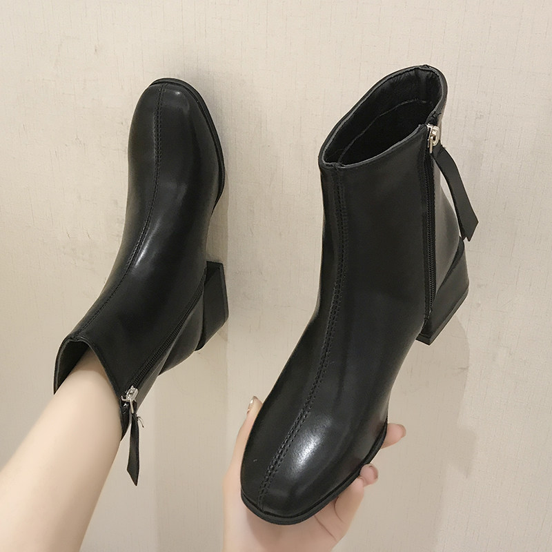 英伦风切尔西短靴女秋冬季2019新款中粗跟方头网红马丁靴子女秋款