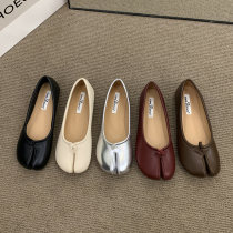 Red Light Mouth Shoes Flat-bottomed Pork Hooch Toe Shoes 2023 New Summer Grandma Shoes Gentle Korean version Soft bottom single shoes