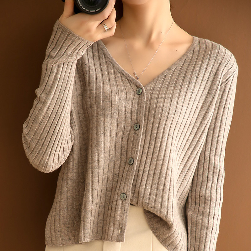 Pit strip knitted cardigan women's 100% pure wool 2021 spring new V-neck loose short sweater coat base