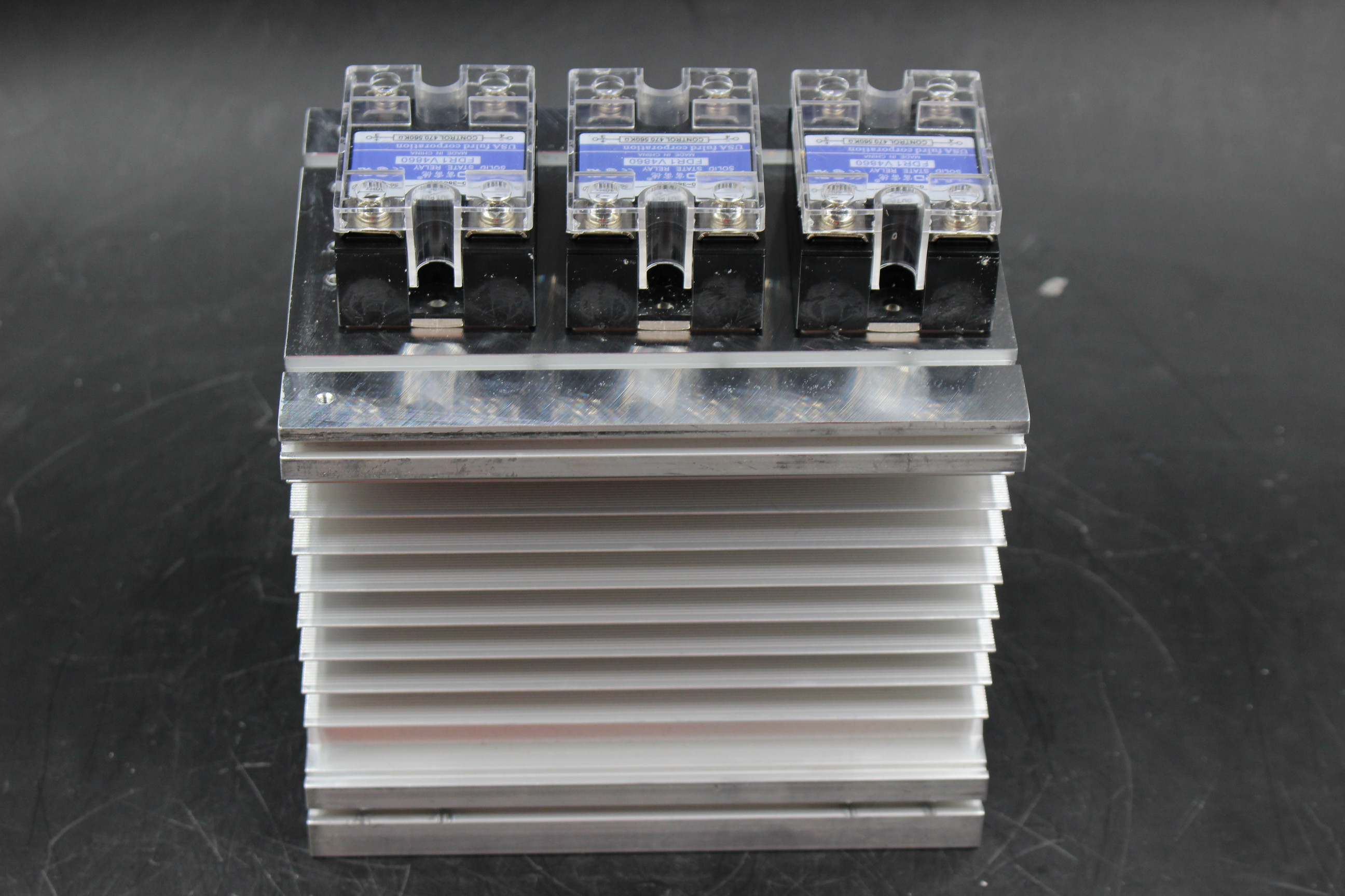 FDR1-V48100 Three-phase Solid-state Voltage Regulator 100A Solid-state Voltage Regulator 100VA Two-year warranty