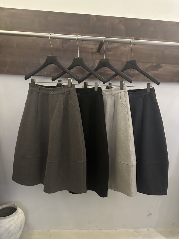 Anruila One-Button 50% Wool Cropped Pants for Women, Autumn and Winter High-Waisted Versatile Wide-Leg Lantern Pants, Casual Mid-Length Pants