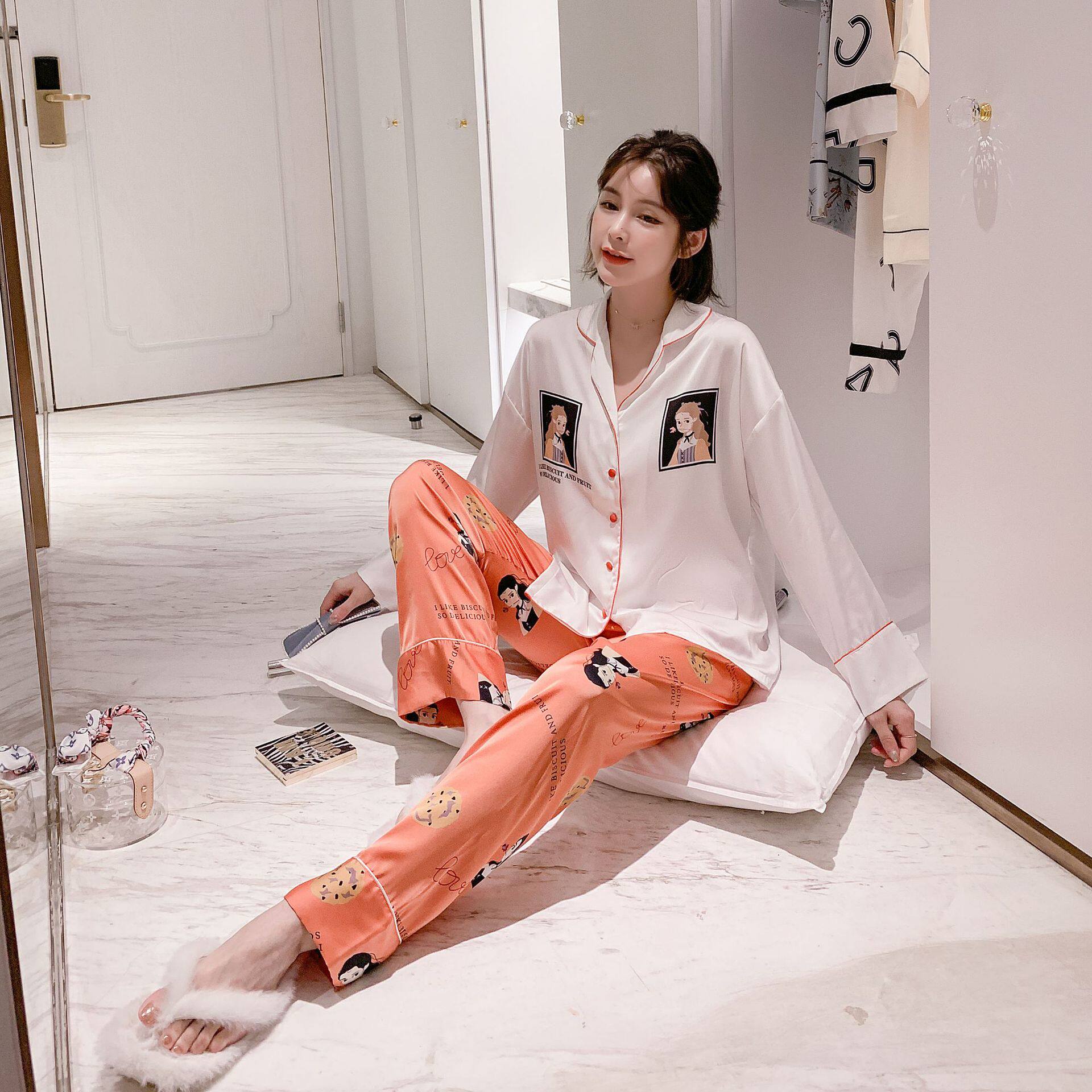 Sleepwear women's spring and fall The ice silk long sleeves Two sets of the net red exploits The home Autumn Winter Real Silk Suit