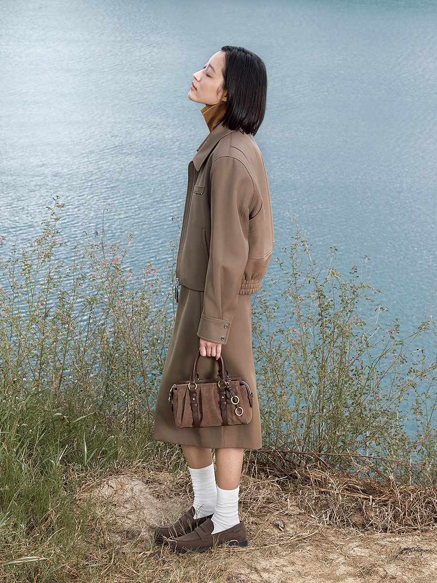 Charles&Keith25 Winter New Model Ck2-30671820-1 Retro Suede Small Square Bag Boston Bag