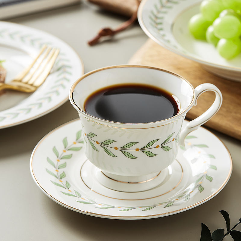 Ceramic plate of creative household steak plate plate character pasta dish contracted Japanese - style tableware inventory heart breakfast dish