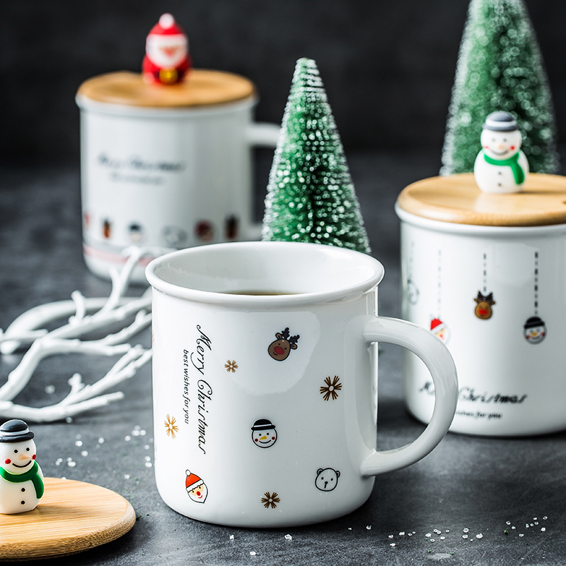 Christmas ceramic cups with cover with a spoon, mark cup lovers with fresh milk cup creative move trend