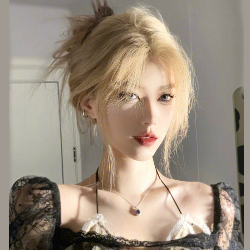 Strawberry Girl Group Internet Celebrity New Wig Long Blonde Hair High-End Color-Enhancing Full Wig Can Be Styled with Hair Clips or Claw Clips