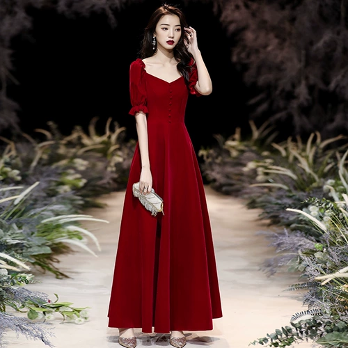 Вечернее платье, красная юбка