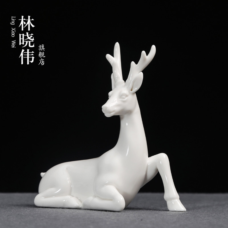 Dehua white porcelain deer tea pet furnishing articles vehicle accessories bon voyage instrument panel for men and women of high - grade creative sika deer