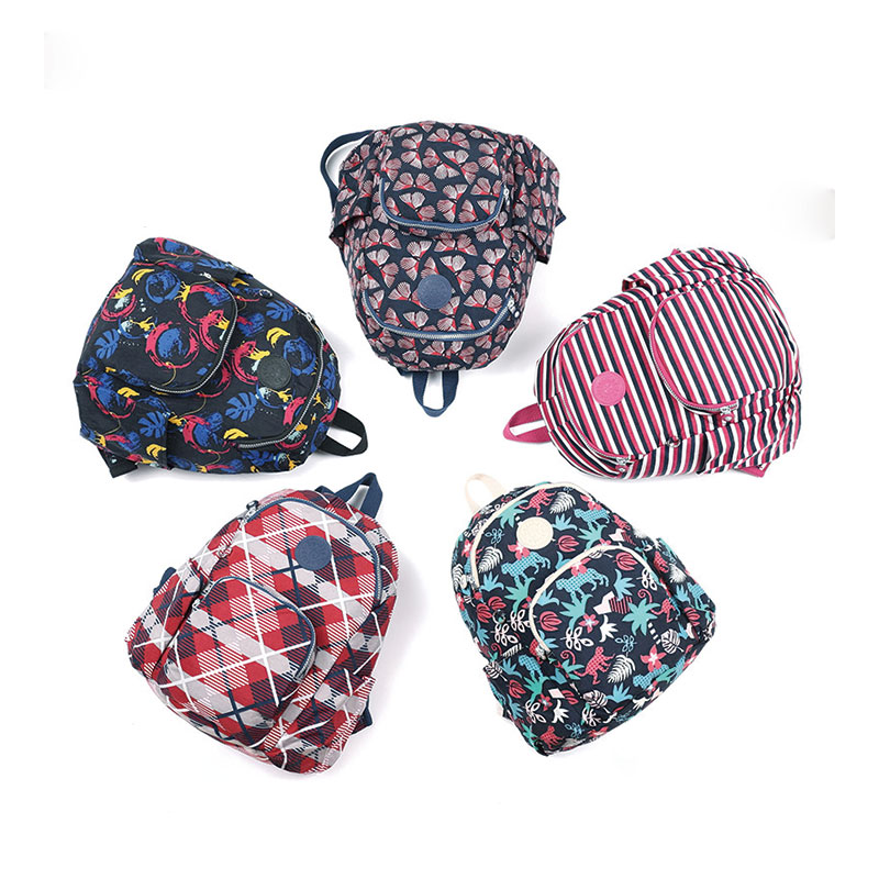 2022 summer printing Western style mother bag backpack women's casual all-match lightweight anti-theft backpack waterproof travel bag