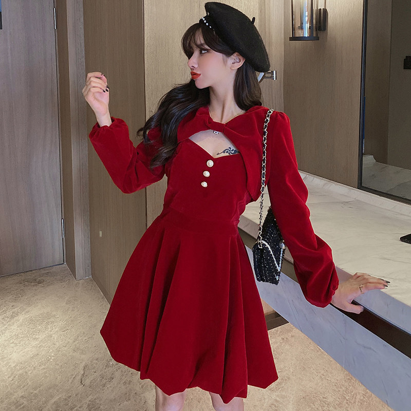 Set women in autumn and winter 2023 new sister's light style velvet shawl short coat two sets of dress