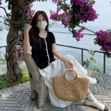 [Любимая обратная связь, распродана] Французская вязаная топ для женщин с плечами с короткими рукавами, свободной и тонкой темпераментной рубашкой для женщин