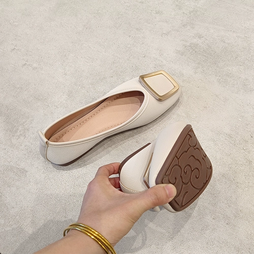 2024 Spring Flat Seale Seale Square Single обувь для женской мелкой рта мягкая подошва удобная бабушка обувь ретро металлические квадратные квадратные пуговицы бобы бобы