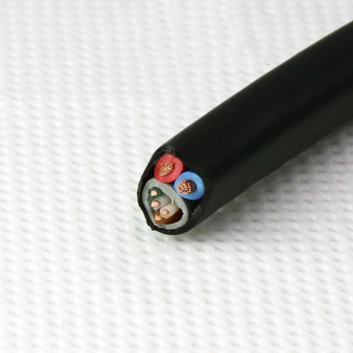 Four-core 0 5 pair plus 2 * 1 0 oxygen-free copper power cord monitor integrated line waterproof outdoor water blocking line