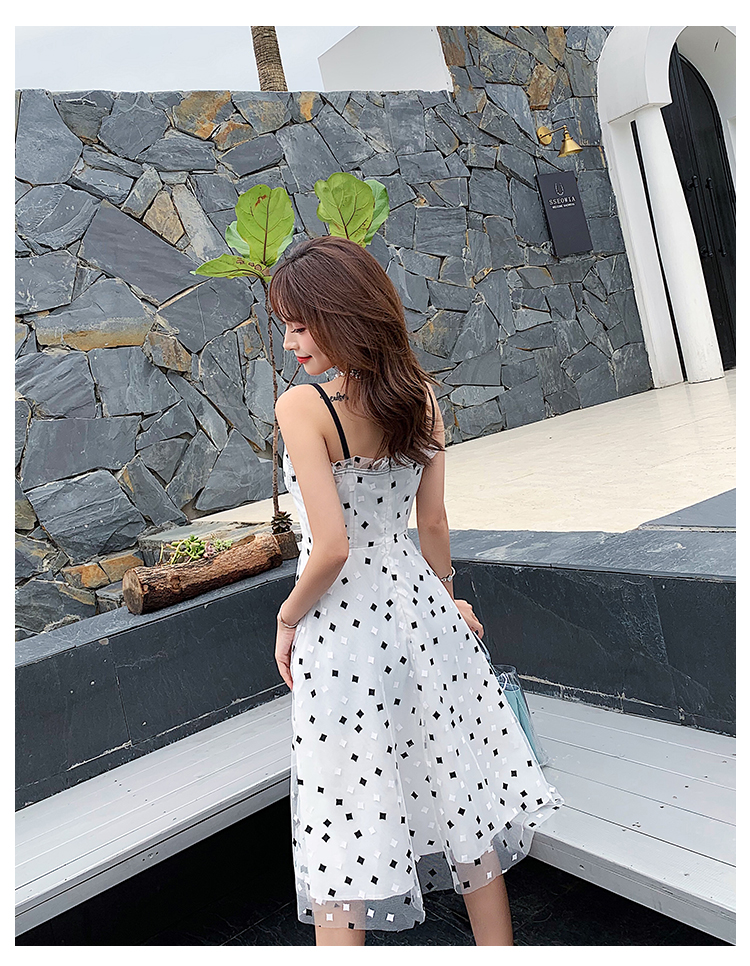 VK旗艦店 韓系細肩帶網紗拼接木耳邊一字領無袖洋裝