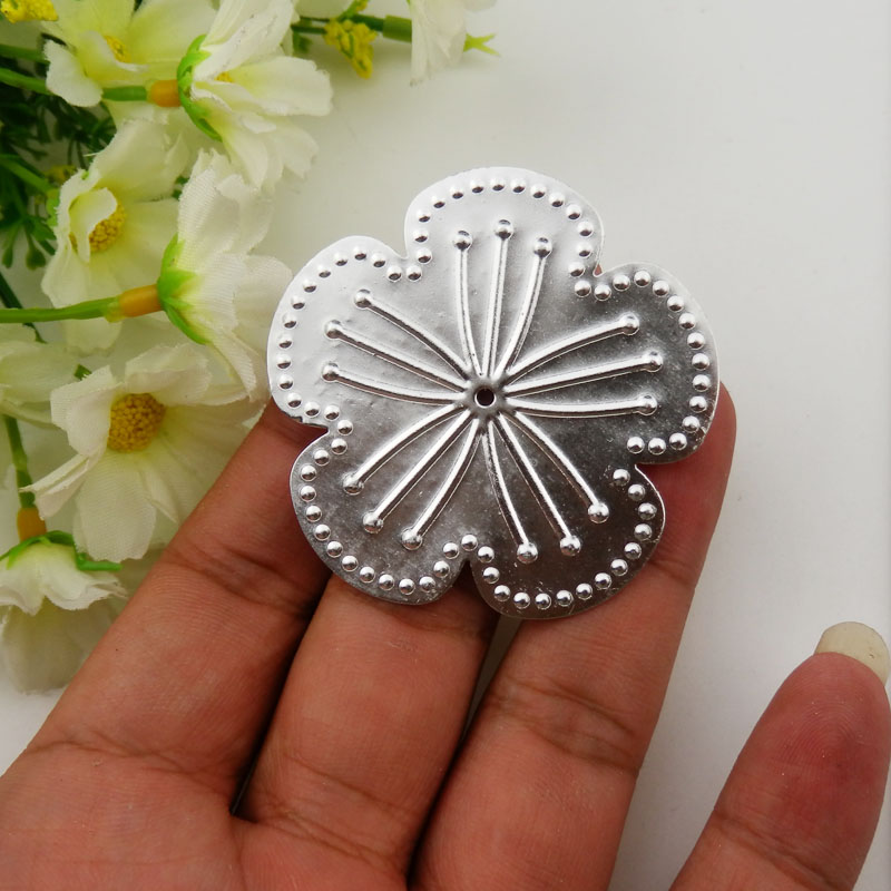 Manufacturer direct sales minority Miao Miao women's silver hat dance featured stage performance fake silver decorated with five petals