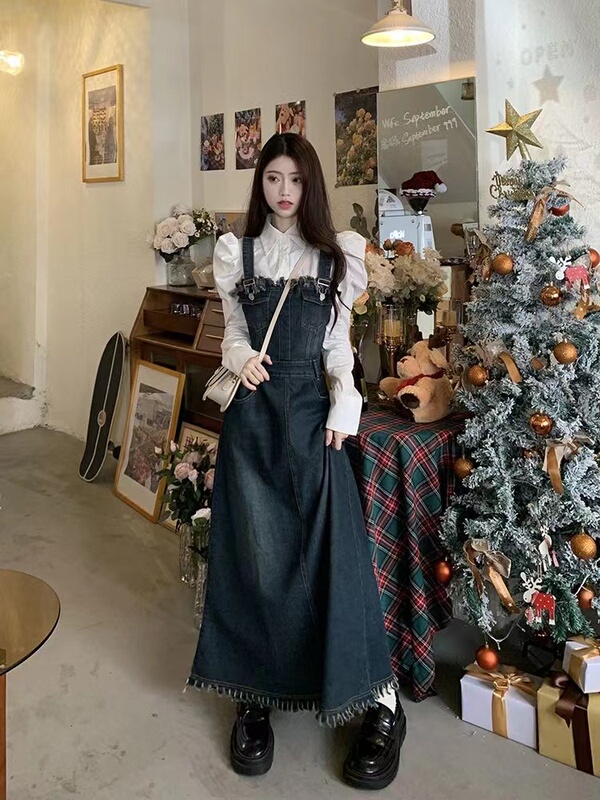Two-Piece Set for Autumn and Winter, New Retro Salt-Style Denim Slimming Suspender Dress for Female Students + Puff Sleeve Shirt
