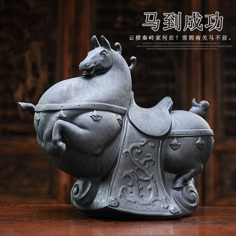 Ceramic zodiac horse horse to successful horse swing piece home decoration living room Process Xuanguan Pendulum Piece Business Opening Gift
