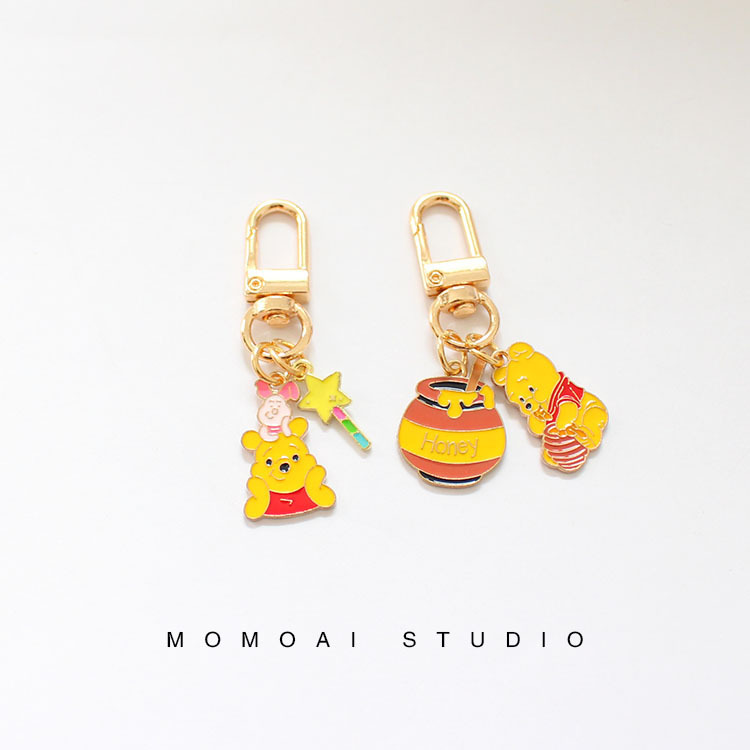 Winnie the Pooh Piglet Keychain Accessory Cartoon Metal Alloy Bag Exquisite Small Pendant Winnie the Pooh Piglet Keychain Accessory Cartoon Metal Alloy Bag Exquisite Small Pendant