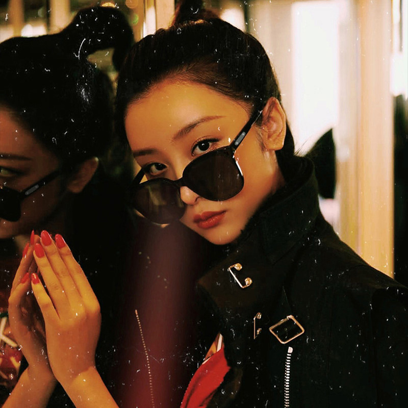 Sunglasses female ins wind 2020 star models men driving eyes big face thin anti-UV polarized sunglasses