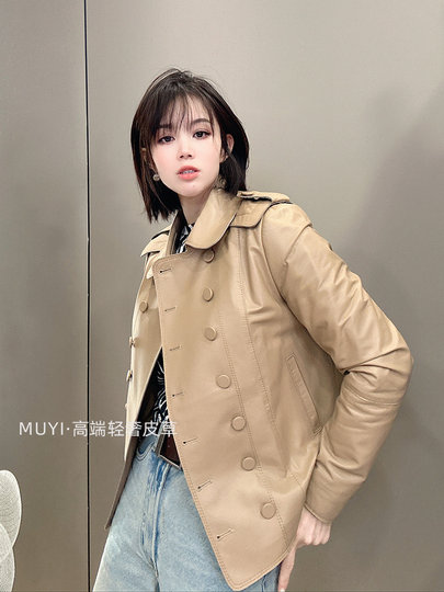 2025 New Double Breasted Genuine Leather Jacket Women's Short Sheepskin Lapel Leather Jacket Slim Slim Motorcycle Jacket