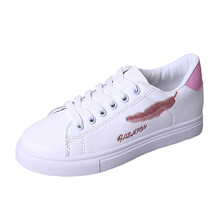 时尚流行刺绣街拍休闲小白鞋