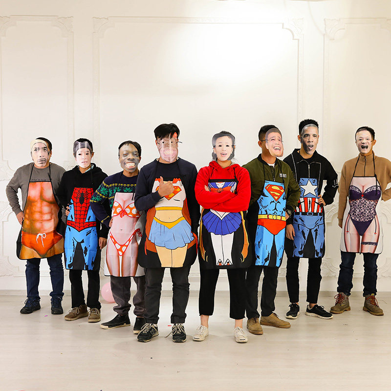 Pick up the kiss and greet the wedding, the whole person the groom, the groom and the creative whole people game small prop package.