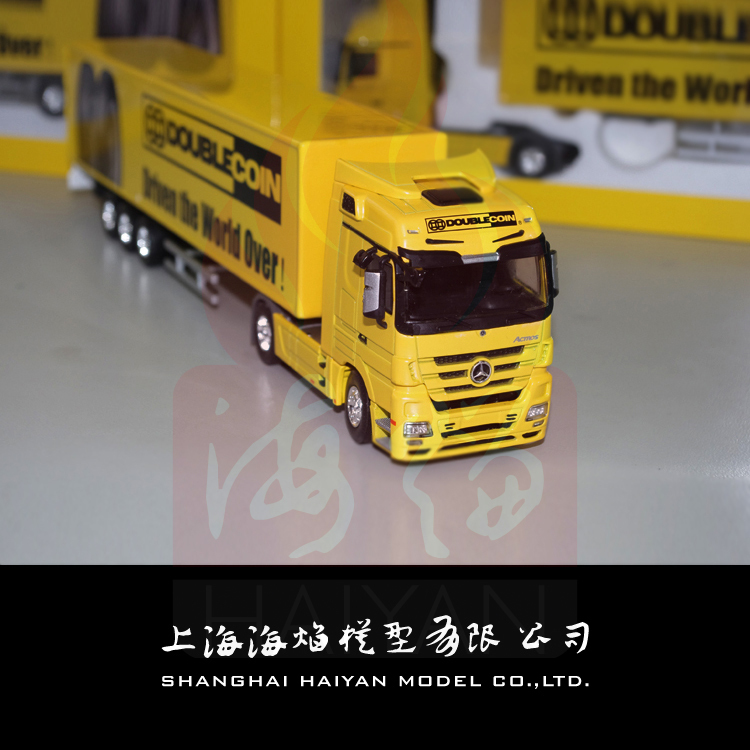 1:50 Scale Alloy Tire Model of Benz Container Truck Engineering Transport Vehicle Container Truck Model 1:50 Scale Alloy Tire Model of Benz Container Truck Engineering Transport Vehicle Container Truck Model