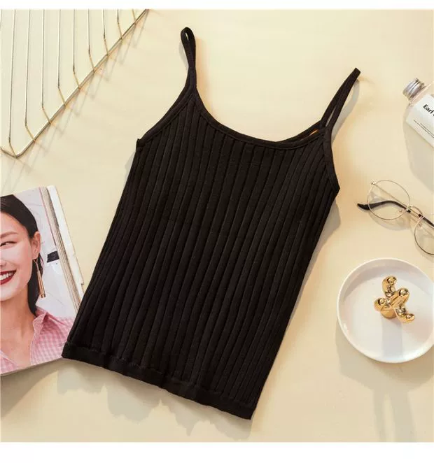Mặc một chiếc áo vest nhung bó sát vào mùa thu và mùa đông, quần lửng dày của phụ nữ, áo len chạm đáy, đồ lót nhiệt không tay