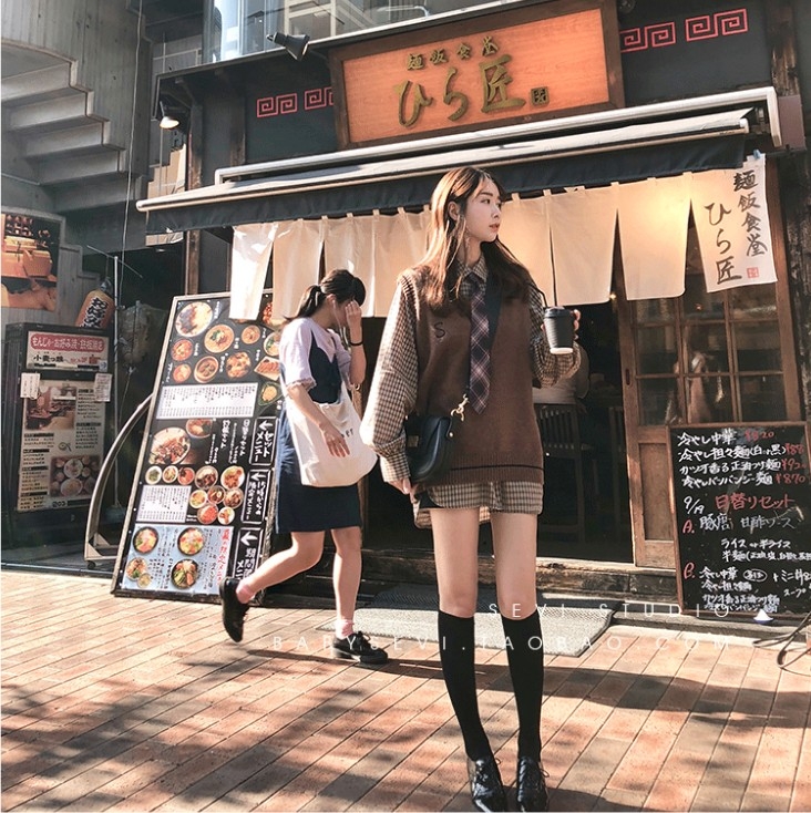 European Station 2022 Fall New Suit Women's Temperament Foreign Pie Horse Chia Sweater Skirt Plaid Shirt Two-piece Set