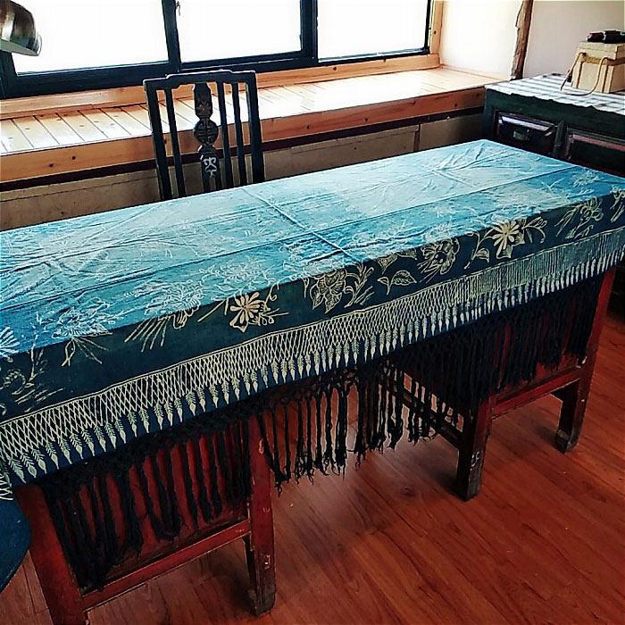 Miao Handwoven cloth Blue indigo Dyeing Bullfighting Tattooed Weaving Flowers Birds Hand-painted Batik Fluor of Faced Tablecloths Sofa Towels