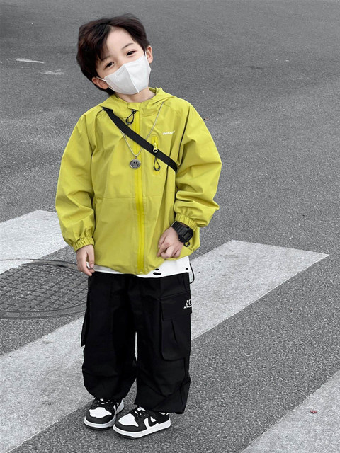 French Boys' Outdoor Jacket 2026 New Spring Collection Children's Hooded Coat Spring and Autumn Style Cool Outdoor Clothing for Young Children