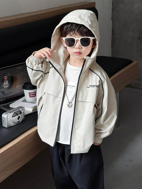 French Boys' Windbreaker Jacket Spring Children's Hooded Jacket 2026 New Stylish Baby Spring Coat Windbreaker