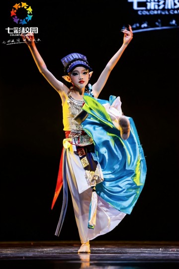 Original Qiang Tanzkunst Testrepertoire Bergflüsterer Tanzkostüme Kopfschmuck Bergelfen neue Tanzkostüme