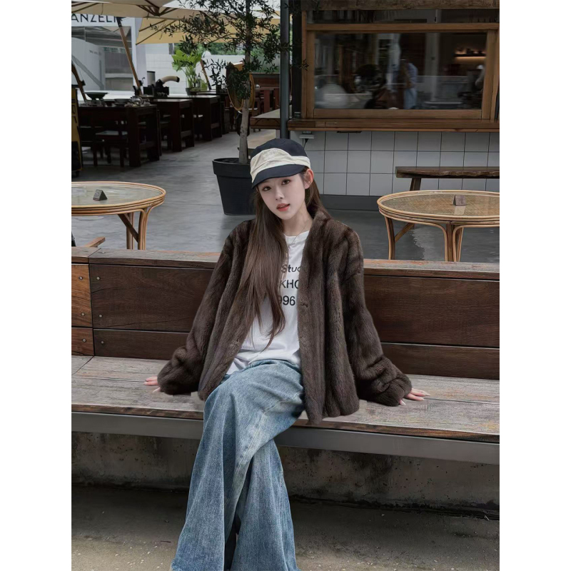 Yinr Ying'Er Minimalism | Full-Length V-Neck Velvet Mink Coat, Young Mink Fur Coat Yinr Ying'Er Minimalism | Full-Length V-Neck Velvet Mink Coat, Young Mink Fur Coat