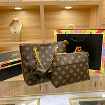 French Fashion Classic Big Brand Trend Letter Pooch Bag 2022 New Tide Genuine Leather 100 Hitch Fashion Pet Backpack