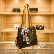 French Fashion Classic Big Brands Trend Tote Dogs Bag 2022 New Tide Genuine Leather 100 Hitch Fashion Pet Backpack