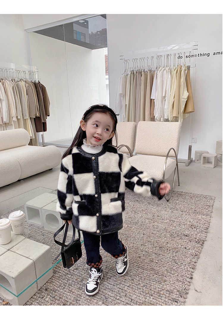 Мех/искусственный мех 冬款加绒皮草亲子装外套 Fall in love with beautiful girls