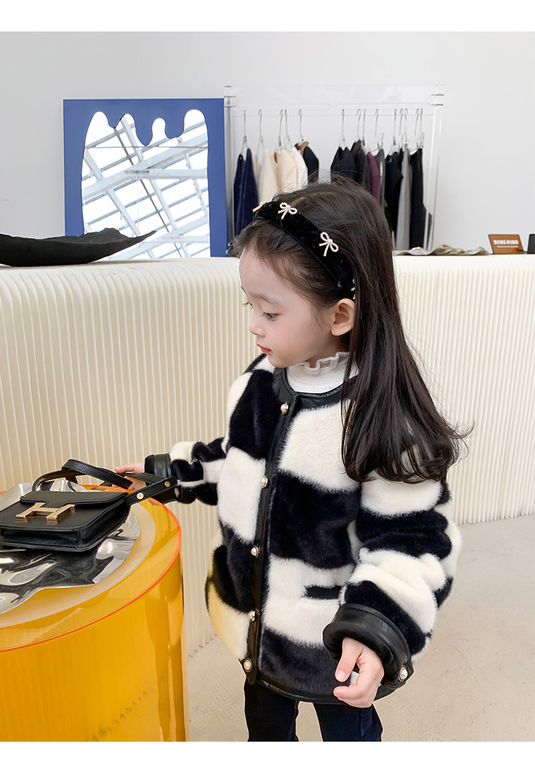 Мех/искусственный мех 冬款加绒皮草亲子装外套 Fall in love with beautiful girls