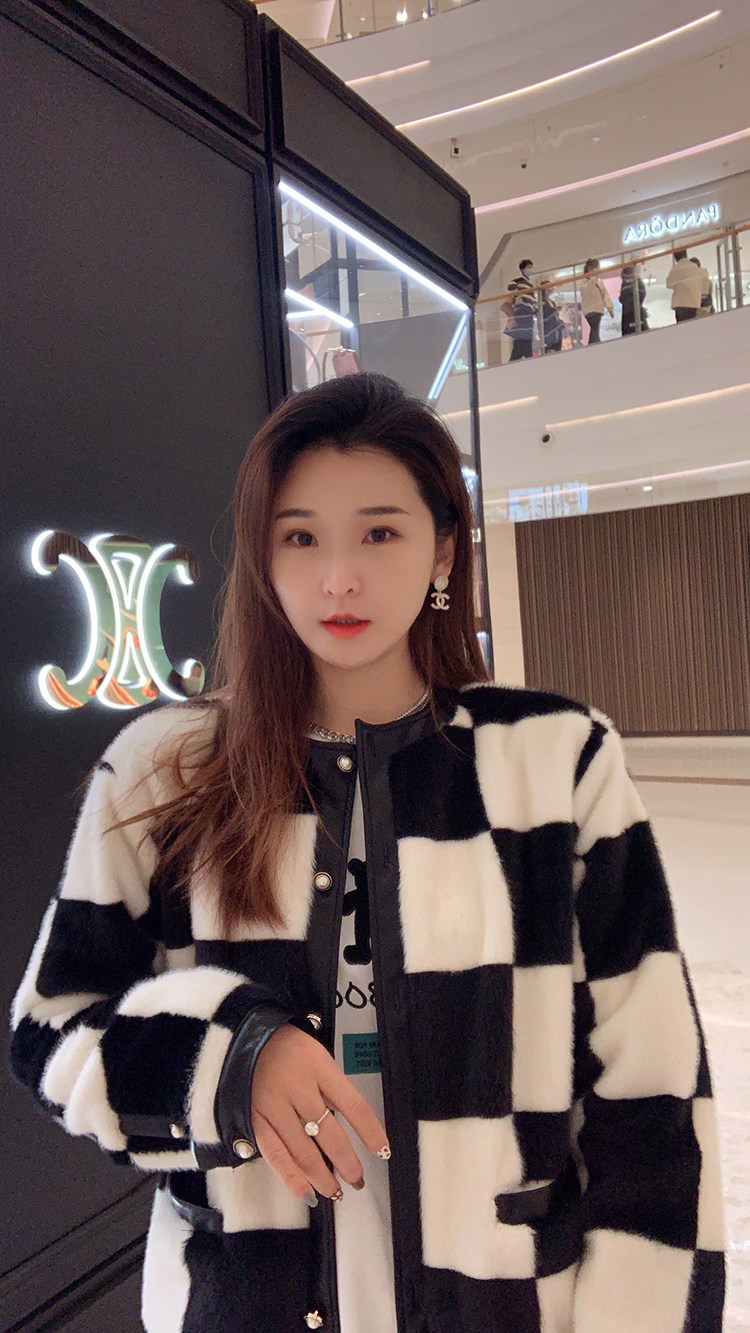 Мех/искусственный мех 冬款加绒皮草亲子装外套 Fall in love with beautiful girls