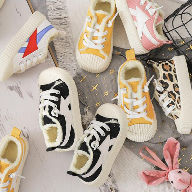 Girls shoes baby foreign pie board shoes children plus velvet canvas shoes sneakers z