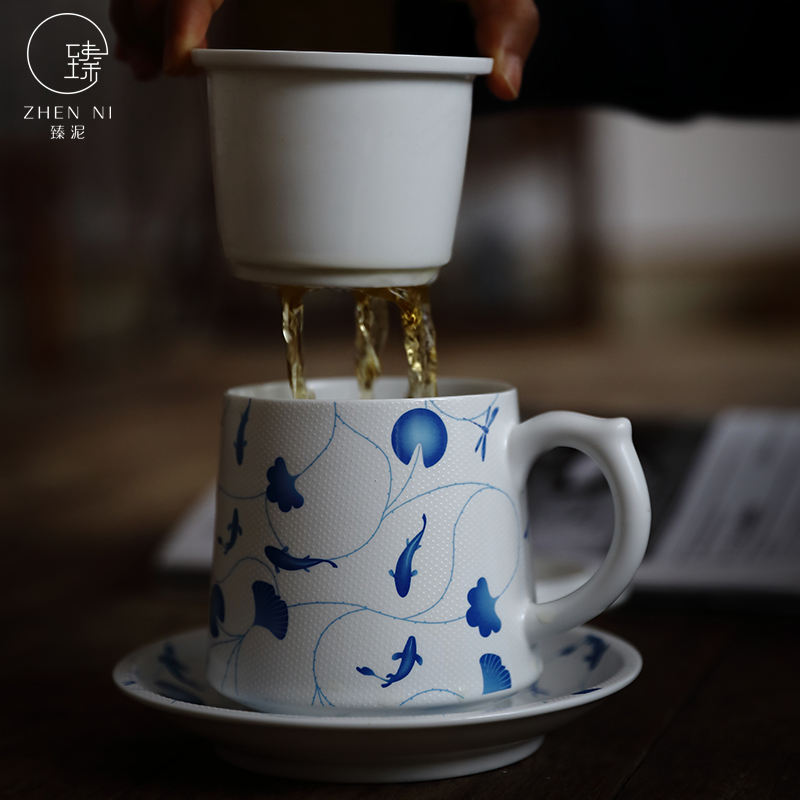 By mud office cup of jingdezhen blue and white porcelain teacup manual high - capacity mark cup with cover filter personal water bottle