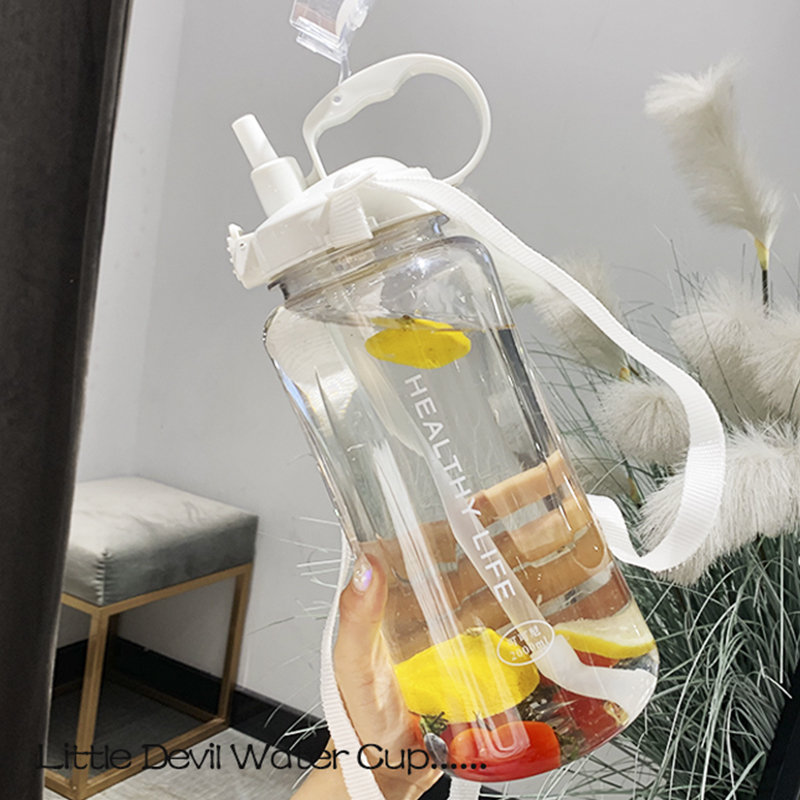 The cup large capacity of women portable outdoor straw cup with simple freshman Sensen system 2000ml super large kettle