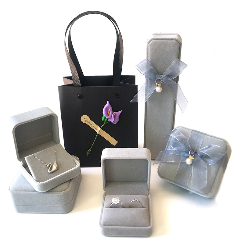 Creative flannel ring ring box High-end necklace earrings bracelet bracelet Jewelry packaging box Gift box