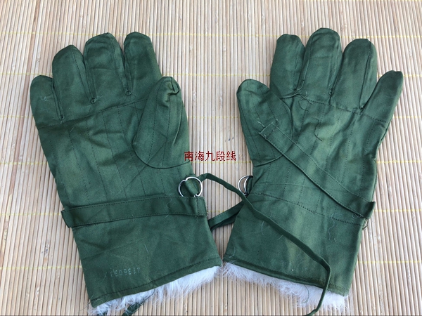 Stock old goods straw mat bag short waist five finger leather gloves 78 five finger leather gloves Wool cotton gloves