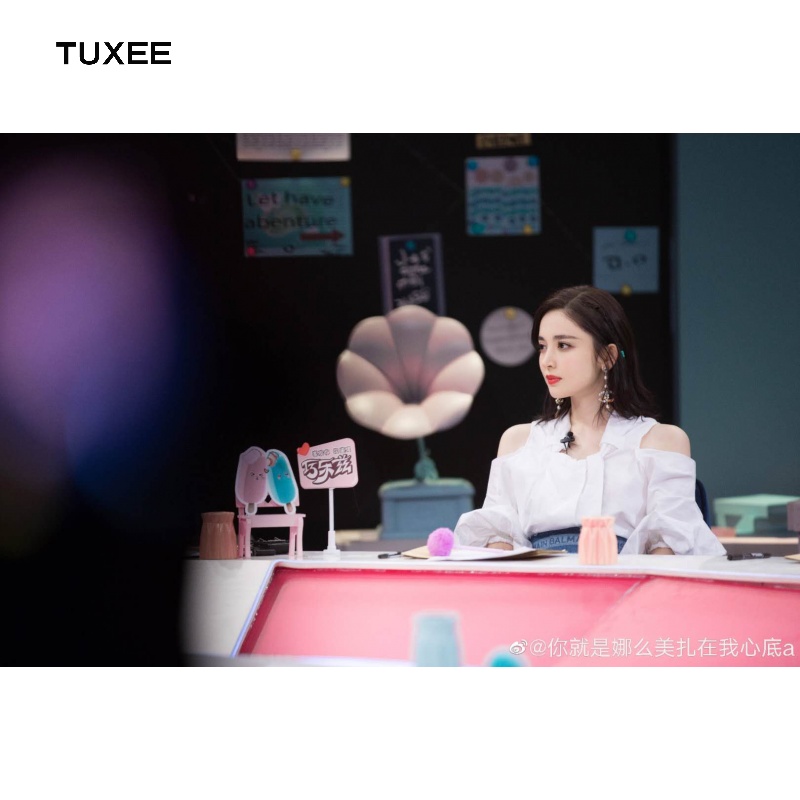 The TUXEE star likes you and I'm also a Nataza with a lantern sleeve open-shoulder loose shirt blouse denim.