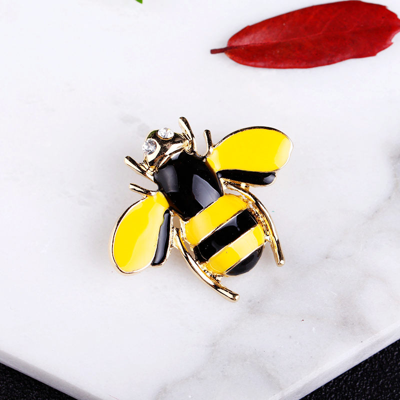 Phim hoạt hình thời trang Nhật Bản và hợp kim dễ thương thả dầu 珐 bee con ong nhỏ trâm cài huy hiệu côn trùng phụ kiện mới trang sức nữ cài áo chanel