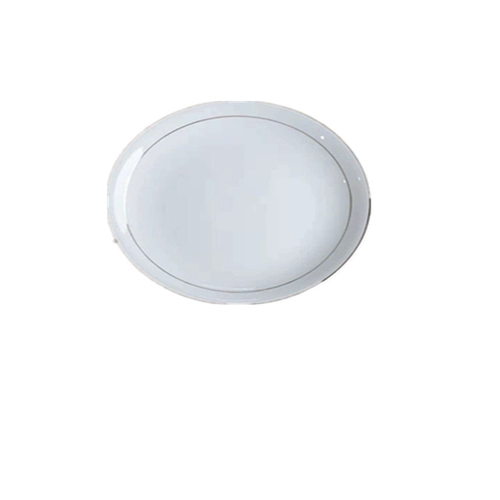 Нарезанный блюда с нарезанными блюдами, домом -большие 12 -дюймовые круглые чистые белые большие тарелки отель отель на пару парированных рыб