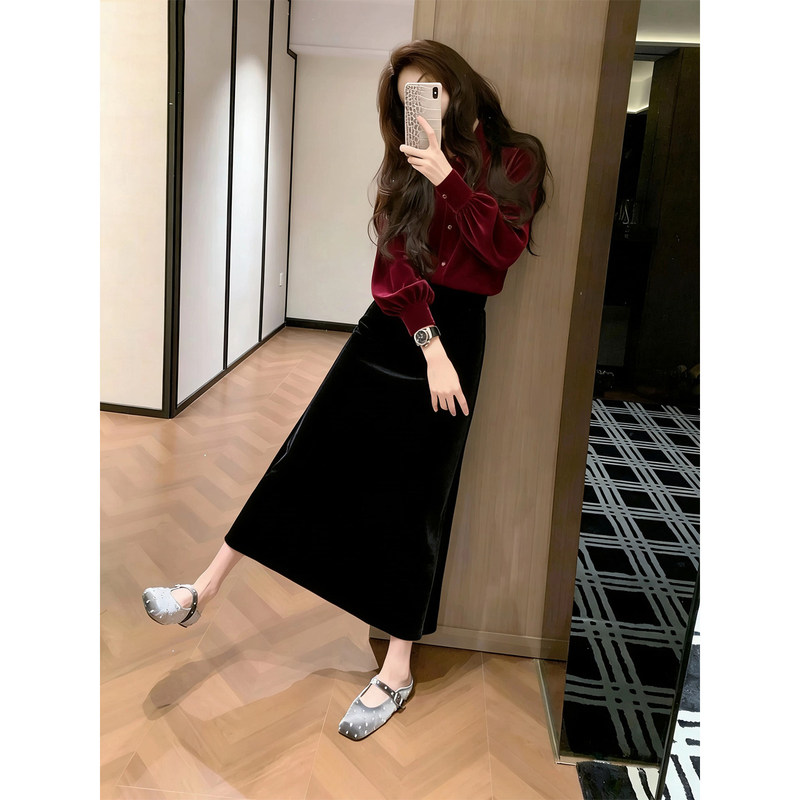 2026 New Unique and Beautiful Autumn Outfit, a Complete Set of Super Popular Casual Chanel-Style Velvet Skirt Two-Piece Suit for Women 2026 New Unique and Beautiful Autumn Outfit, a Complete Set of Super Popular Casual Chanel-Style Velvet Skirt Two-Piece Suit for Women